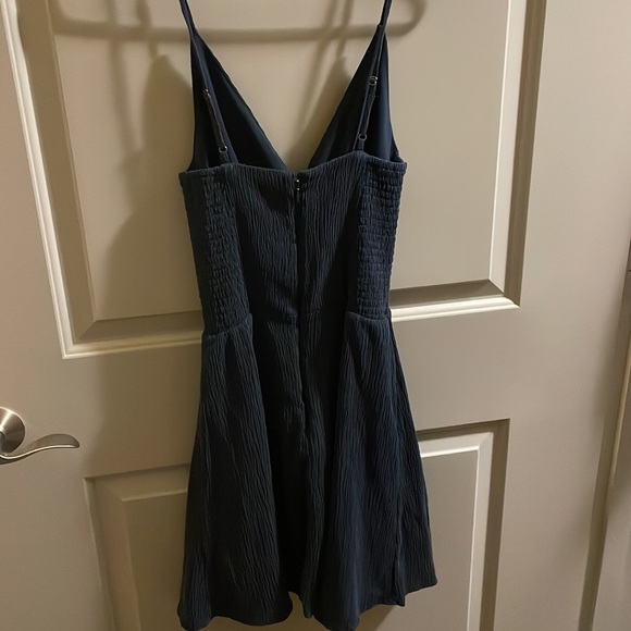 Abercrombie & Fitch A&F Crinkle Texture Twist Front Mini Dress Navy Blue SM/Tall - Picture 2 of 5